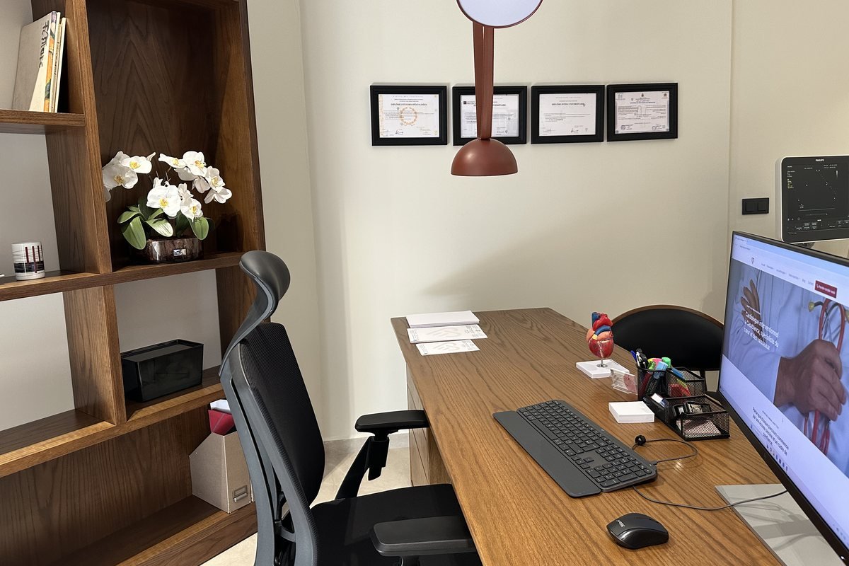 Espace de consultation — cabinet du Dr Agueznai, cardiologue à Casablanca